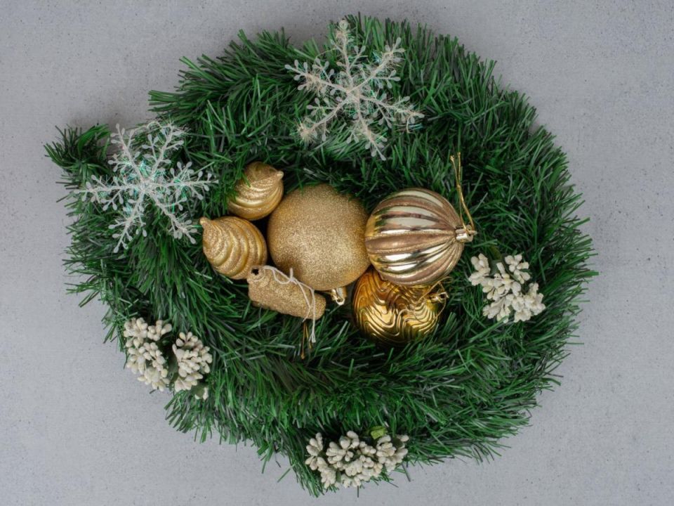 Создание рождественского венка: простые шаги к прекрасному результату