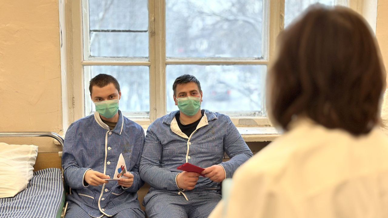 Оксана Демченко поздравила участников СВО в госпитале Мурманска в преддверии 23 февраля Оксана Демченко поздравила участников СВО в госпитале Мурманска в преддверии 23 февраля