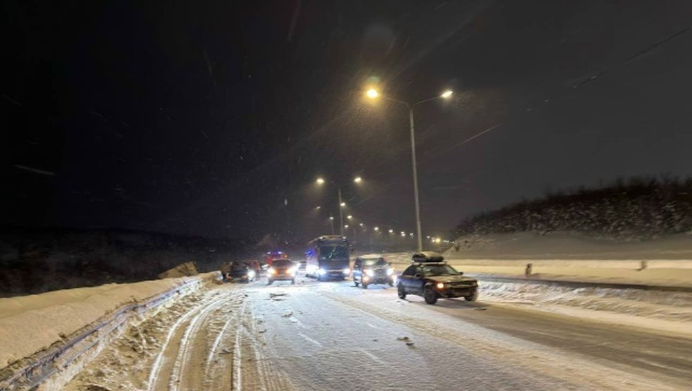 Массовое ДТП на объездной в Мурманске: столкнулись семь машин и автобус