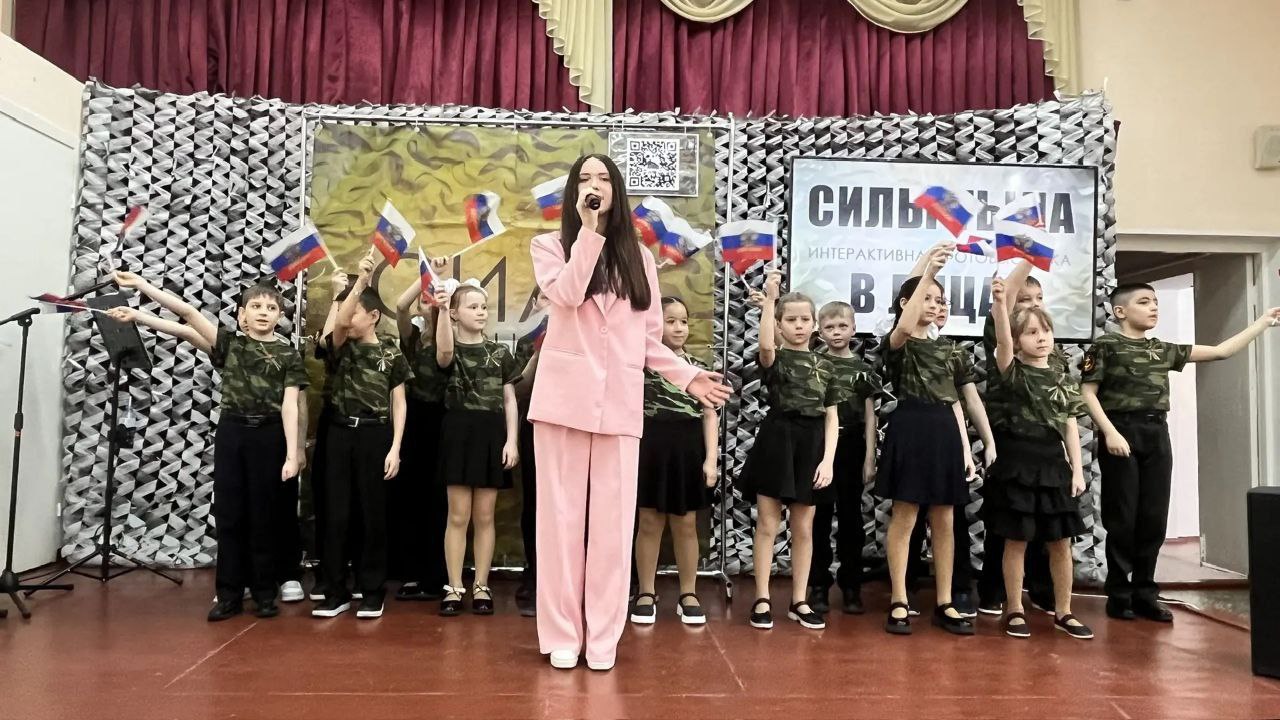 В Североморске-3 открылась фотовыставка о волонтерах "Сила тыла в лицах"