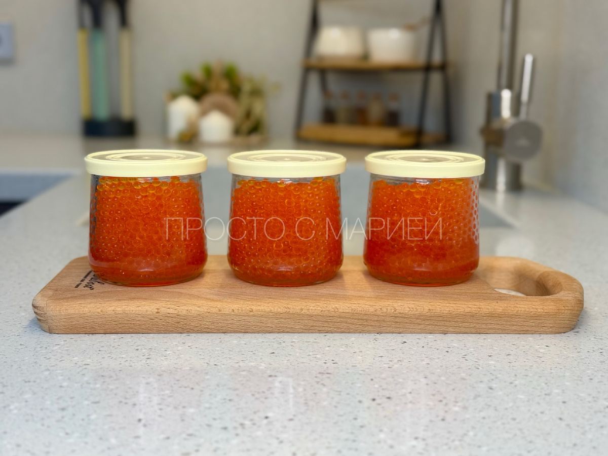 Как красиво подать красную икру на праздничном столе