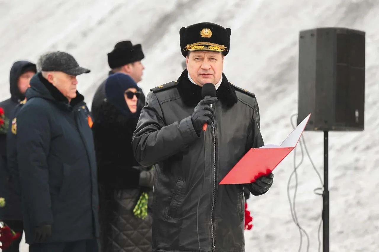 У мемориального комплекса Защитникам Советского Заполярья в годы Великой Отечественной войны в Мурманске состоялся торжественный митинг, посвящённый Дню защитника Отечества У мемориального комплекса Защитникам Советского Заполярья в годы Великой Отечественной войны в Мурманске состоялся торжественный митинг, посвящённый Дню защитника Отечества