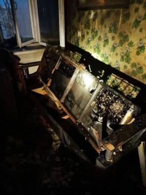 Из квартиры дома на Победы в Никеле во время ликвидации пожара спасли человека