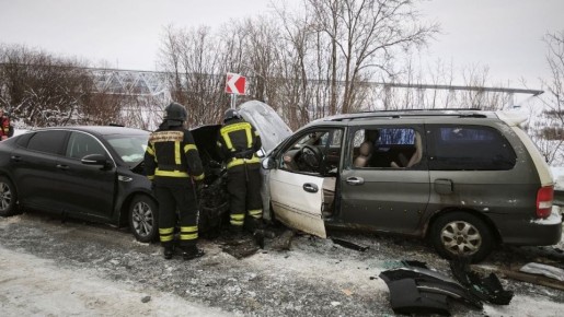 Семерых пострадавших в ДТП в Кольском округе госпитализировали