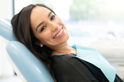 Чистка зубов с имплантатами: что нужно знать для поддержания здоровья