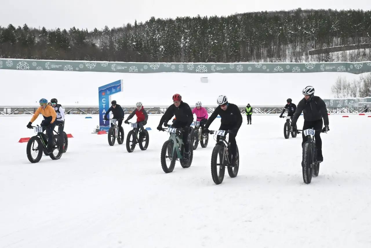 Велосипедный марафон на фэтбайках открыл соревновательную программу Праздника Севера–2026 Велосипедный марафон на фэтбайках открыл соревновательную программу Праздника Севера–2026