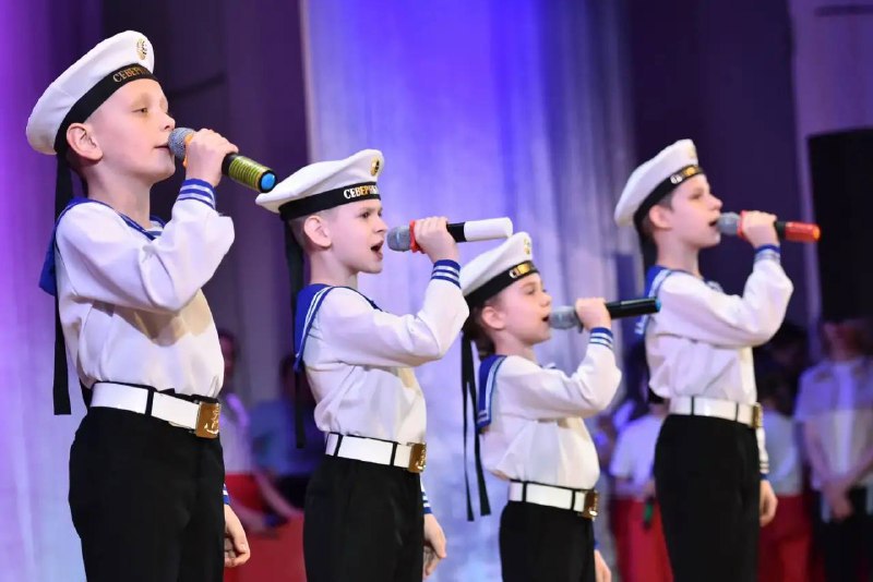 На сцене ДК «Судоремонтник» (ул На сцене ДК «Судоремонтник» (ул