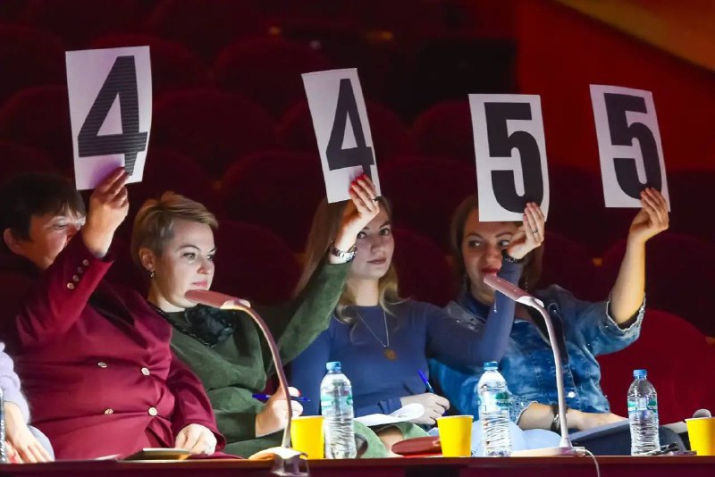 На сцене ДК «Судоремонтник» (ул На сцене ДК «Судоремонтник» (ул