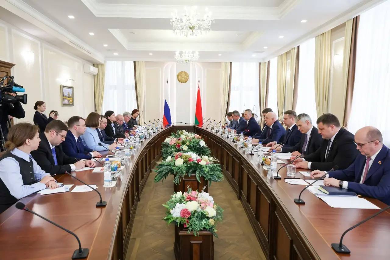 Губернатор Андрей Чибис в рамках рабочей поездки в Республику Беларусь провел ряд встреч, направленных на укрепление межрегионального сотрудничества Губернатор Андрей Чибис в рамках рабочей поездки в Республику Беларусь провел ряд встреч, направленных на укрепление межрегионального сотрудничества