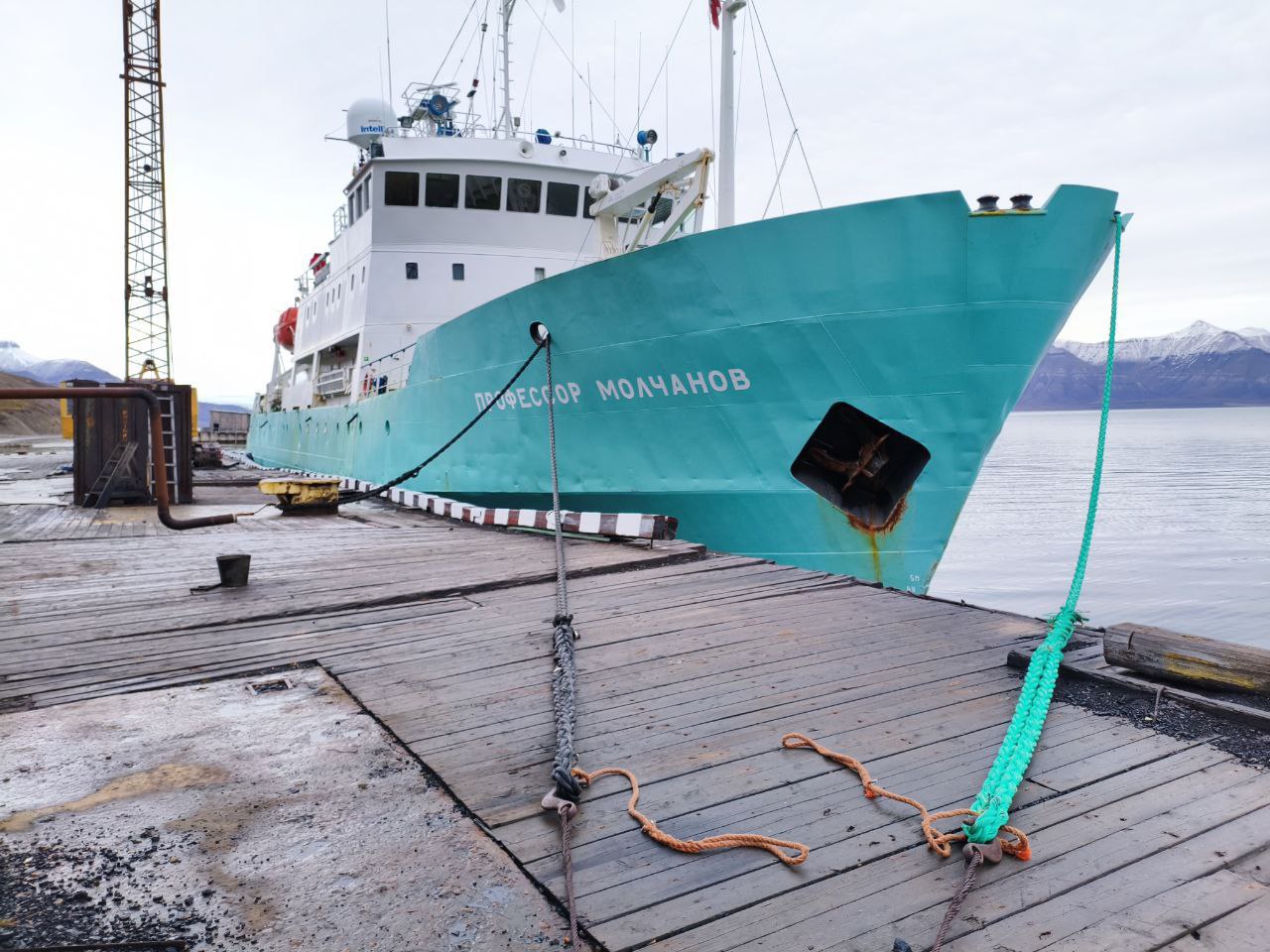 4 марта на Шпицберген из Мурманска отправится первый в этом году пассажирский рейс на судне «Профессор Молчанов» 4 марта на Шпицберген из Мурманска отправится первый в этом году пассажирский рейс на судне «Профессор Молчанов»