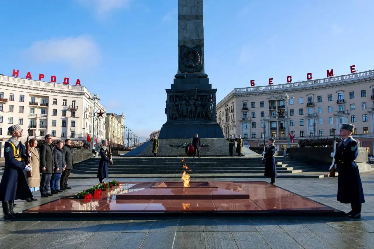 Губернатор Андрей Чибис в рамках рабочей поездки в Республику Беларусь провел ряд встреч, направленных на укрепление межрегионального сотрудничества Губернатор Андрей Чибис в рамках рабочей поездки в Республику Беларусь провел ряд встреч, направленных на укрепление межрегионального сотрудничества