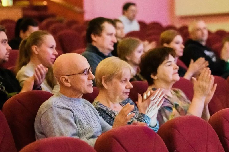 На сцене ДК «Судоремонтник» (ул На сцене ДК «Судоремонтник» (ул