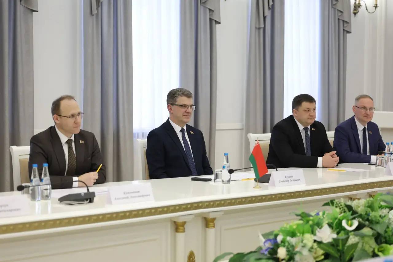 Губернатор Андрей Чибис в рамках рабочей поездки в Республику Беларусь провел ряд встреч, направленных на укрепление межрегионального сотрудничества Губернатор Андрей Чибис в рамках рабочей поездки в Республику Беларусь провел ряд встреч, направленных на укрепление межрегионального сотрудничества