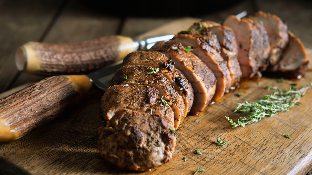 Как приготовить ресторанную свиную вырезку: секретный маринад для нежного мяса