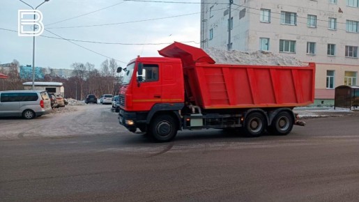 В Мурманске введут временные ограничения на парковку из-за вывоза снега