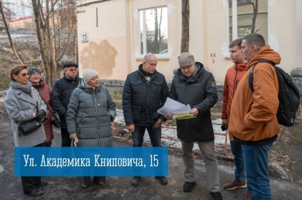 Три выездные встречи начальников управлений административных округов с жителями прошли во дворах Мурманска