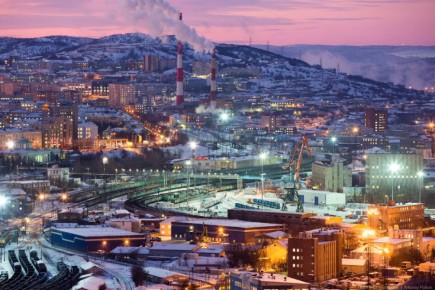 В Мурманске продавец магазина получила тяжелую травму ноги при приемке товара