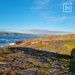 Лето в Териберке: зачем ехать на край земли, когда снег уже сошел?