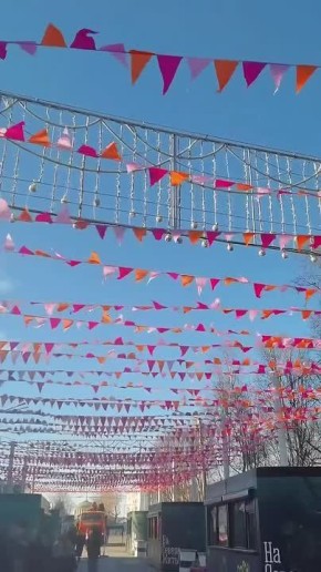 В Мурманске на улице Воровского начала работу пасхальная ярмарка