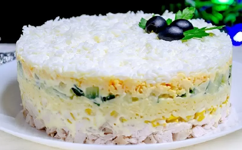 Салат Снежок: однотонная нежность и лёгкость праздничного стола