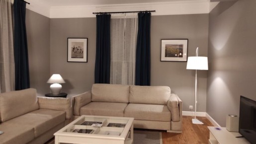 Желтые пятна на потолке: причины и простые способы устранения