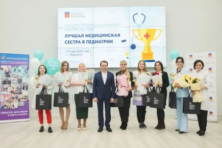 «Ваш профессионализм — главный ресурс системы здравоохранения»: Андрей Чибис принял участие в торжественном мероприятии, посвященном Дню медицинских сестёр Мурманской области