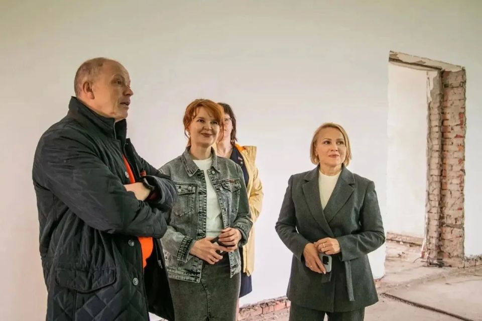 В 2026 году в рамках нацпроектов «Семья», «Молодежь и дети» и народной программы «Единой России» «На Севере — жить!» в Мурманске будет произведен капитальный ремонт четырех учреждений образования: Академического лицея (ул В 2026 году в рамках нацпроектов «Семья», «Молодежь и дети» и народной программы «Единой России» «На Севере — жить!» в Мурманске будет произведен капитальный ремонт четырех учреждений образования: Академического лицея (ул