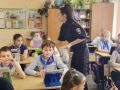 В рамках оперативно-профилактического мероприятия «Внимание, дети!» инспектор по пропаганде безопасности дорожного движения отделения Госавтоинспекции ОМВД России по ЗАТО Александровск старший лейтенант полиции Елена Сырова...