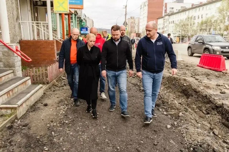 10,5 тысяч квадратов новой дороги 10,5 тысяч квадратов новой дороги