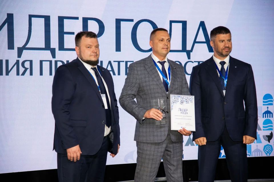 Компания «Росатом Энергосбыт» – гарантирующий поставщик электроэнергии на территории Мурманской области – присудила ежегодную премию признательности «Лидер года» за укрепление партнерских взаимоотношений между субъектами... Компания «Росатом Энергосбыт» – гарантирующий поставщик электроэнергии на территории Мурманской области – присудила ежегодную премию признательности «Лидер года» за укрепление партнерских взаимоотношений между субъектами...