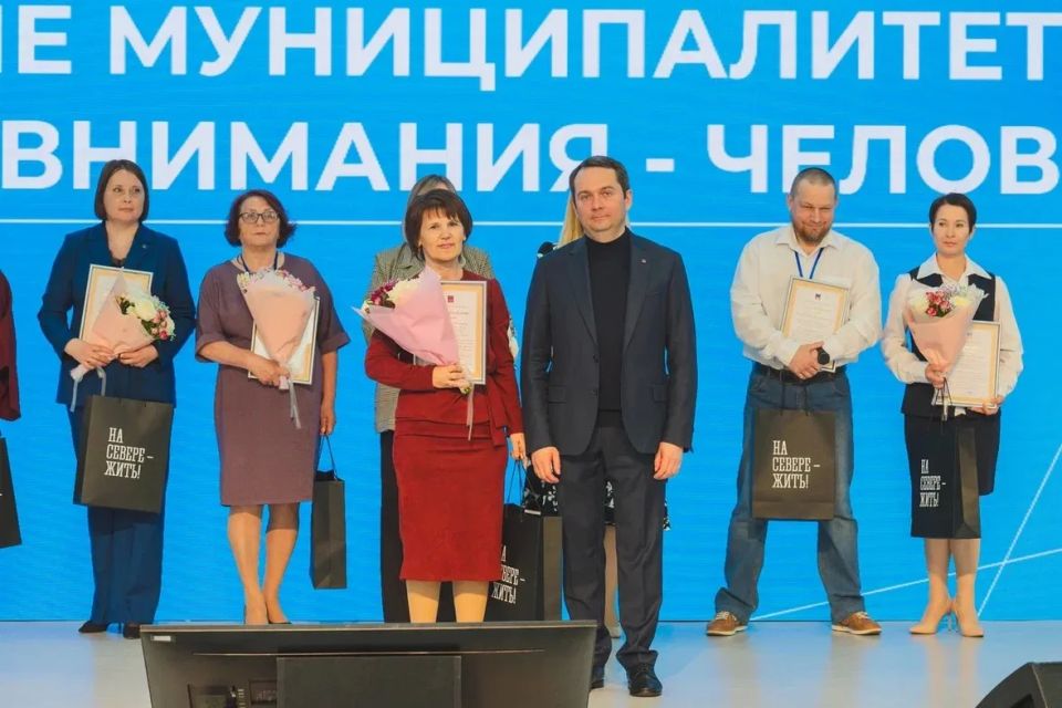 Андрей Чибис: Главная задача власти — не просто работать, а искренне заботиться о каждом человеке Андрей Чибис: Главная задача власти — не просто работать, а искренне заботиться о каждом человеке