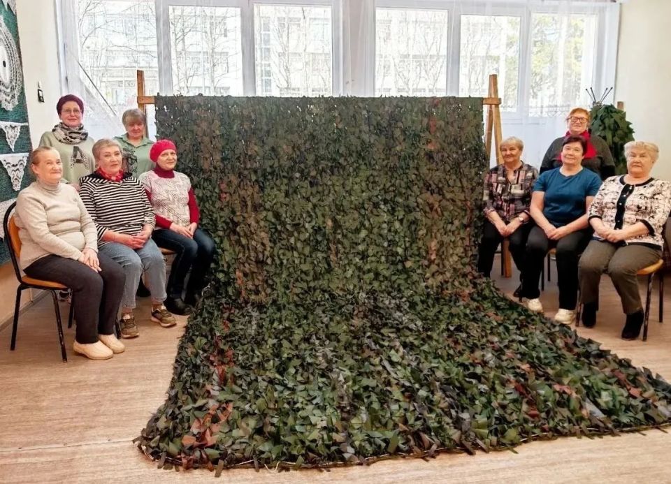«Север помогает»: в Умбе плетут маскировочные сети для бойцов СВО «Север помогает»: в Умбе плетут маскировочные сети для бойцов СВО