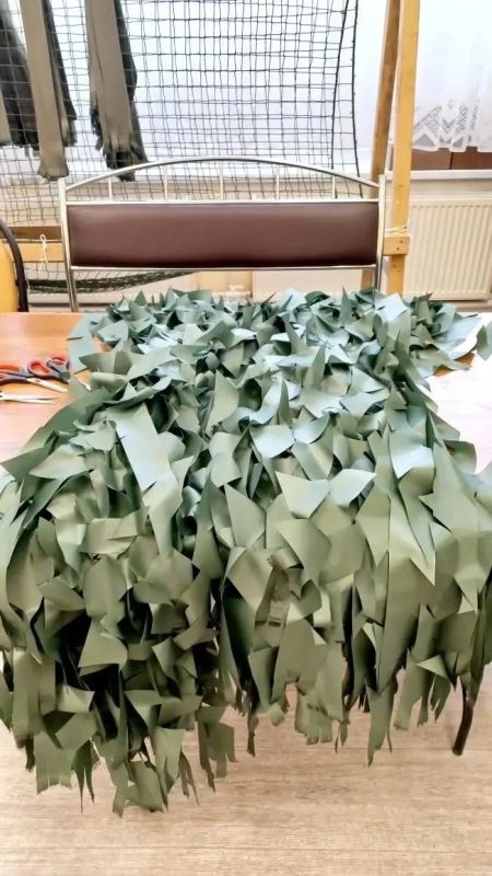 «Север помогает»: в Умбе плетут маскировочные сети для бойцов СВО «Север помогает»: в Умбе плетут маскировочные сети для бойцов СВО