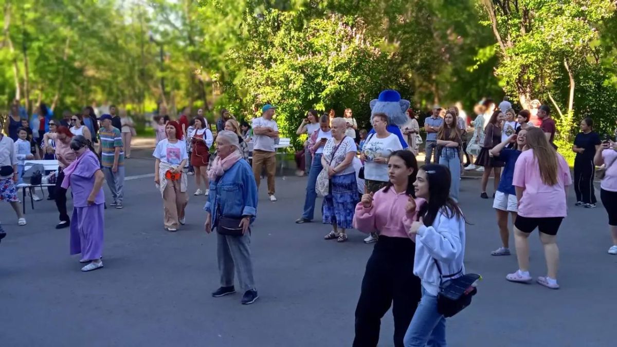 Четвертый год подряд проект «Мелодии Мурманского лета» позволяет мурманчанам почувствовать, как здорово жить в городе, где каждый выходной становится маленьким праздником Четвертый год подряд проект «Мелодии Мурманского лета» позволяет мурманчанам почувствовать, как здорово жить в городе, где каждый выходной становится маленьким праздником