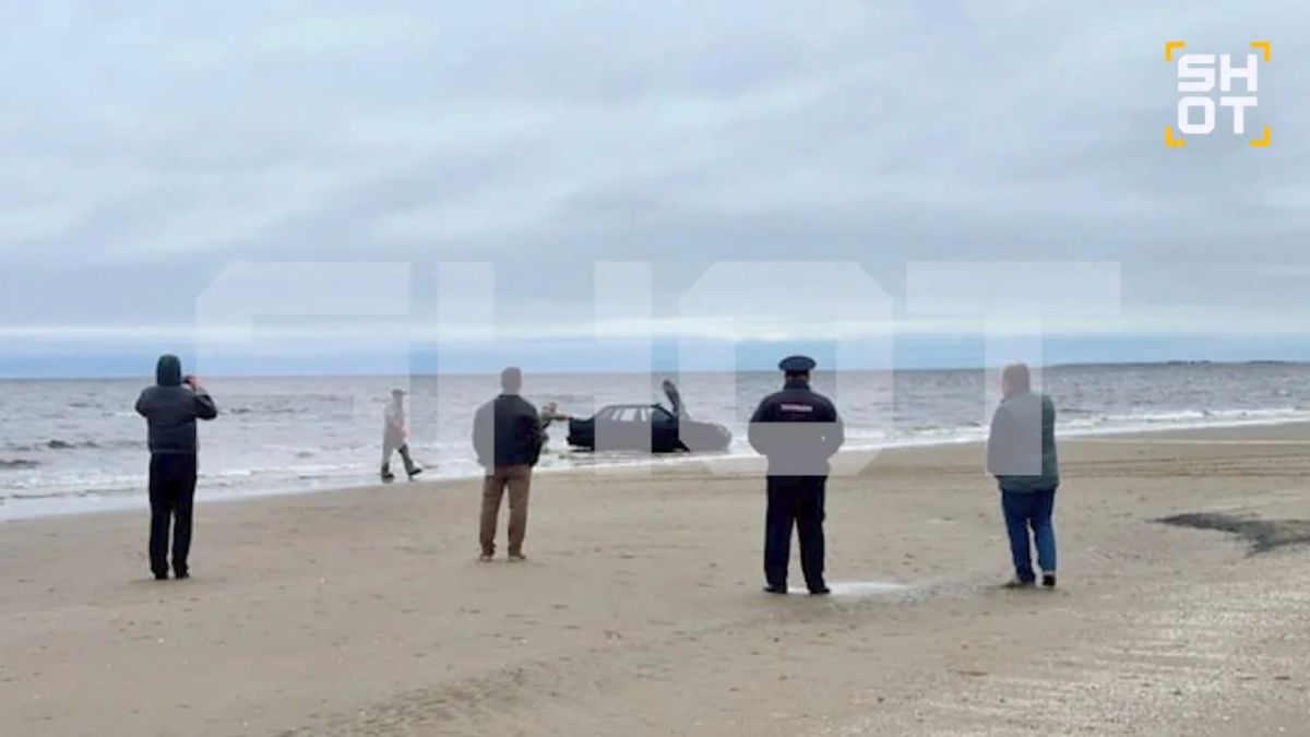 В России резко возросло число машин-«утопленниц» на пляжах В России резко возросло число машин-«утопленниц» на пляжах