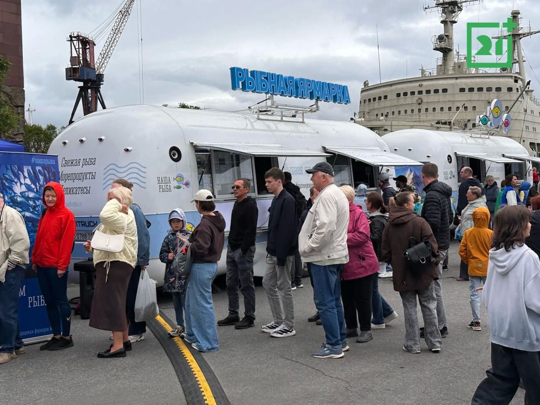 В Мурманске продолжается празднование Дня рыбака В Мурманске продолжается празднование Дня рыбака