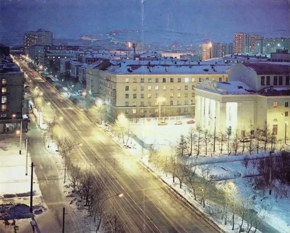 Почему Мурманск выглядит «советским»? Почему Мурманск выглядит «советским»?