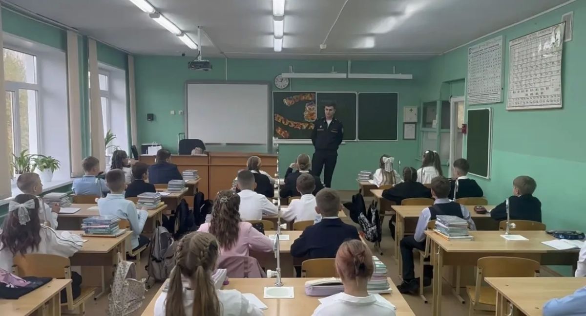 В Мурманске военные следователи провели урок мужества для кадет