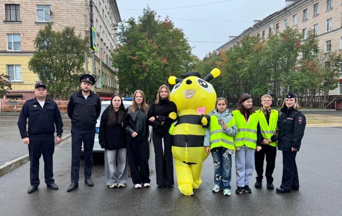 В начале нового учебного года наши коллеги из Госавтоинспекции Североморска совместно с педагогами, отрядами юных инспекторов движения (ЮИД), специалистами Центра профилактики детского дорожно-транспортного травматизма... В начале нового учебного года наши коллеги из Госавтоинспекции Североморска совместно с педагогами, отрядами юных инспекторов движения (ЮИД), специалистами Центра профилактики детского дорожно-транспортного травматизма...