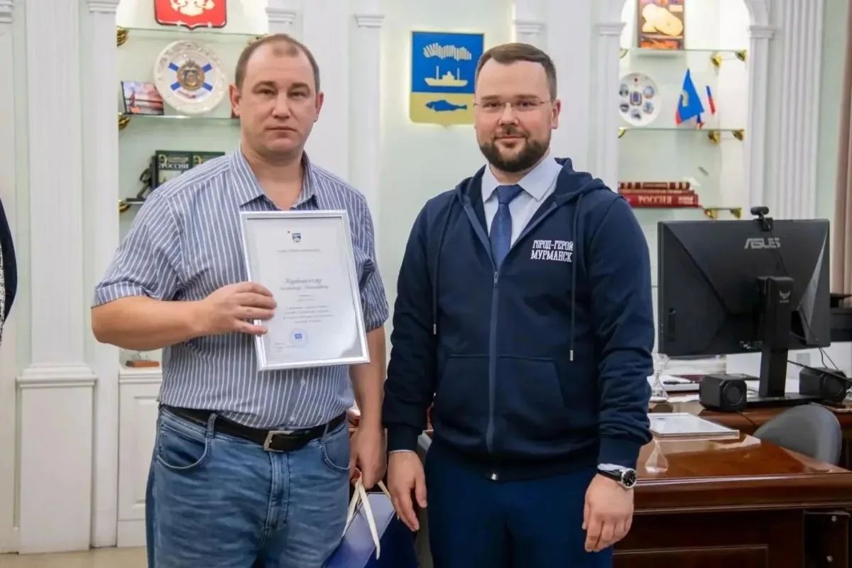 «Забыли о себе и шагнули в огонь»: Иван Лебедев наградил мурманчан-спасателей «Забыли о себе и шагнули в огонь»: Иван Лебедев наградил мурманчан-спасателей