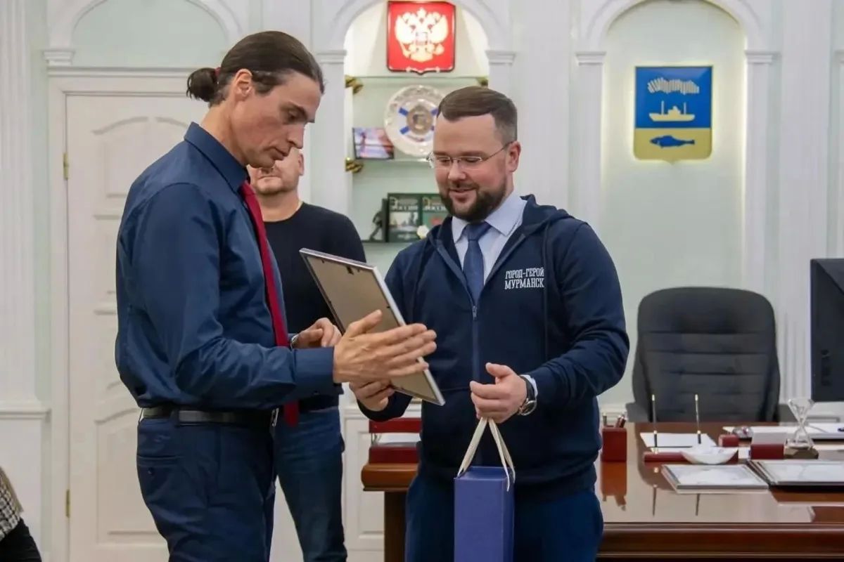 «Забыли о себе и шагнули в огонь»: Иван Лебедев наградил мурманчан-спасателей «Забыли о себе и шагнули в огонь»: Иван Лебедев наградил мурманчан-спасателей