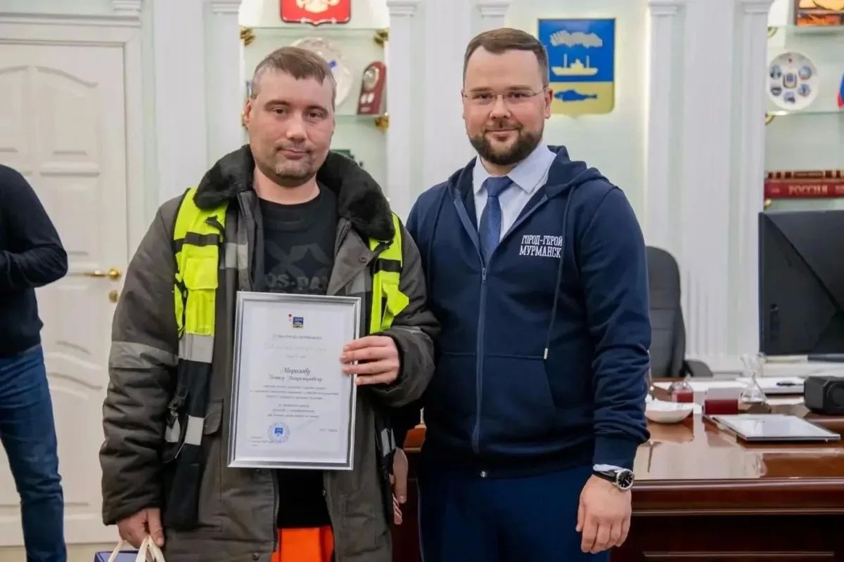 «Забыли о себе и шагнули в огонь»: Иван Лебедев наградил мурманчан-спасателей «Забыли о себе и шагнули в огонь»: Иван Лебедев наградил мурманчан-спасателей