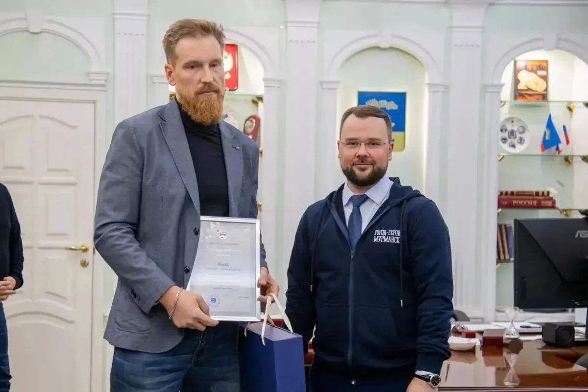 «Забыли о себе и шагнули в огонь»: Иван Лебедев наградил мурманчан-спасателей «Забыли о себе и шагнули в огонь»: Иван Лебедев наградил мурманчан-спасателей