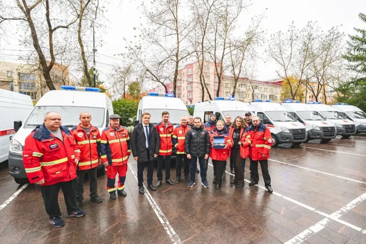 Муниципалитеты Мурманской области получили новые автомобили скорой медицинской помощи и школьные автобусы Муниципалитеты Мурманской области получили новые автомобили скорой медицинской помощи и школьные автобусы