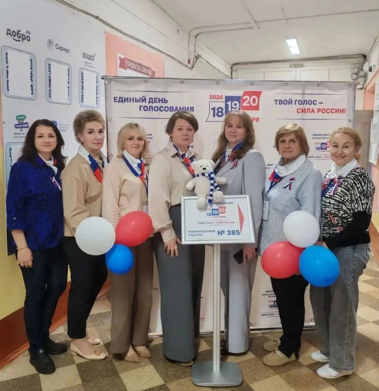 Сегодня к команде УИК № 385 города Заполярный Печенгского округа присоединился талисман выборов — белый медведь Арктик Сегодня к команде УИК № 385 города Заполярный Печенгского округа присоединился талисман выборов — белый медведь Арктик