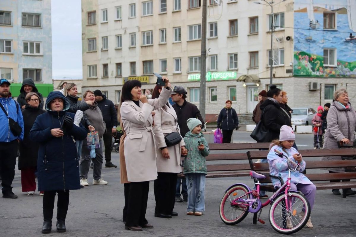 Местные новости. Мурманск В городе открыли детский культурно-просветительский «Центр РОСТА» и снесли 15-й по счету деревянный дом Мончегорск Жители города трудовой доблести отметили 89-летие города Местные новости. Мурманск В городе открыли детский культурно-просветительский «Центр РОСТА» и снесли 15-й по счету деревянный дом Мончегорск Жители города трудовой доблести отметили 89-летие города