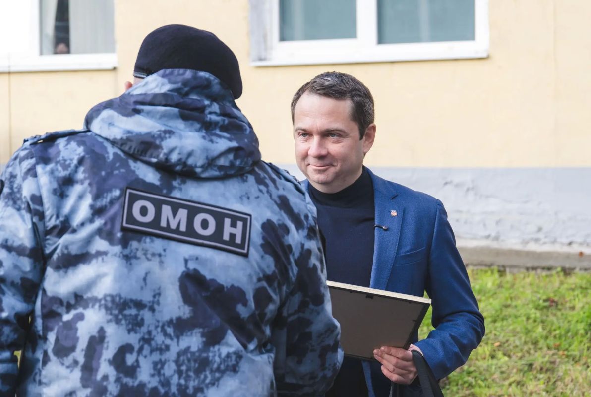 10 лет на страже покоя и безопасности северян: региональное Управление Росгвардии отмечает юбилей 10 лет на страже покоя и безопасности северян: региональное Управление Росгвардии отмечает юбилей