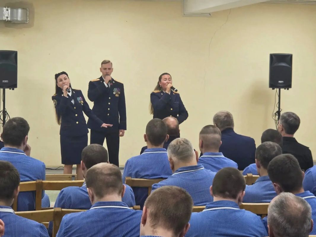 Творческая бригада Следственного комитета Российской Федерации выступила с концертной программой в военных госпиталях Мурманской области Творческая бригада Следственного комитета Российской Федерации выступила с концертной программой в военных госпиталях Мурманской области