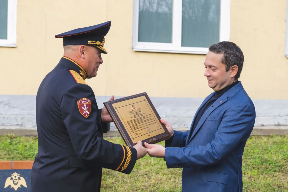 10 лет на страже покоя и безопасности северян: региональное Управление Росгвардии отмечает юбилей 10 лет на страже покоя и безопасности северян: региональное Управление Росгвардии отмечает юбилей