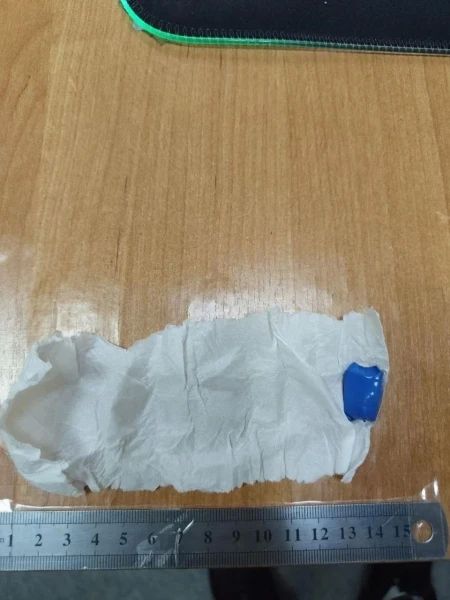 Семь свёртков - и под стражу Семь свёртков - и под стражу